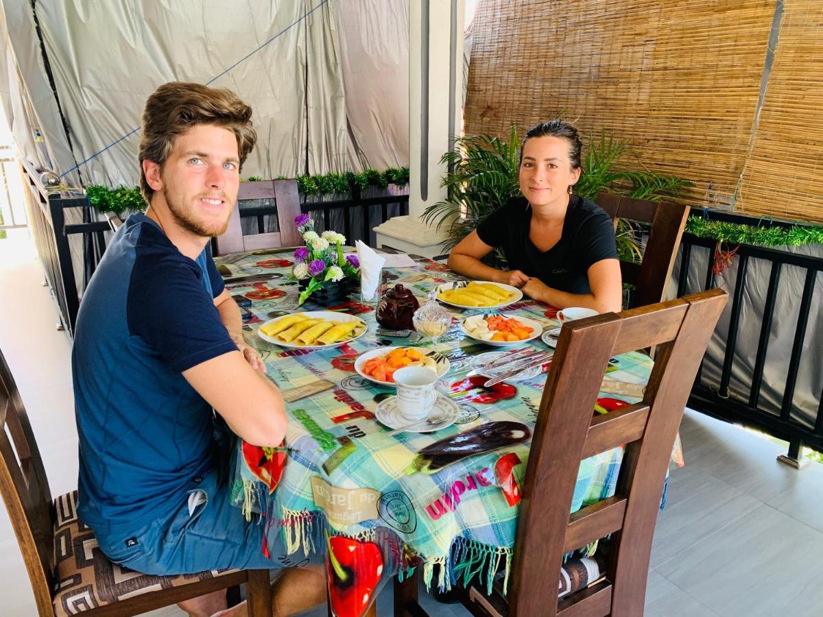 נגומבו Rodrigo'S Villa & Restaurant מראה חיצוני תמונה